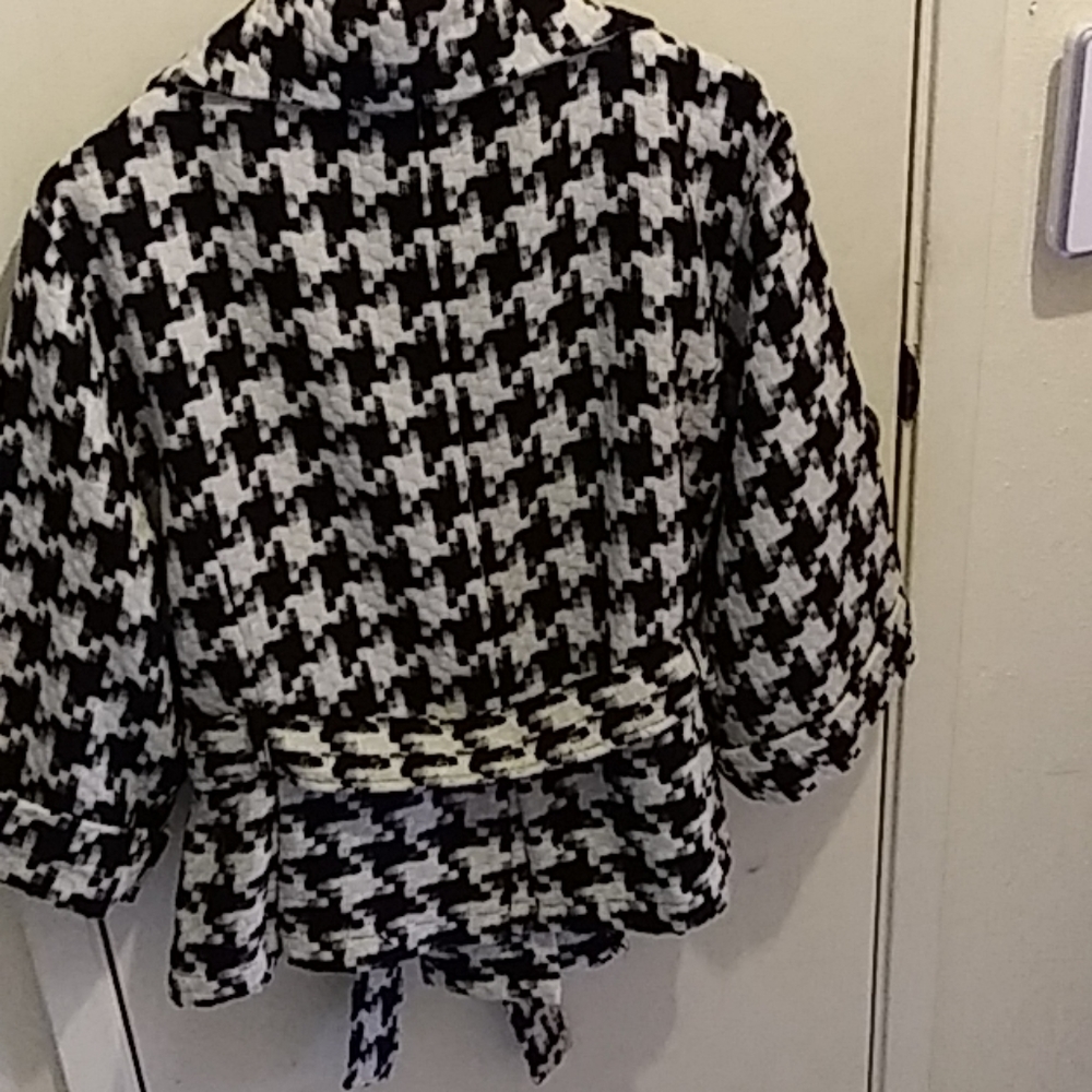 Jacket - Picture 3 of 4